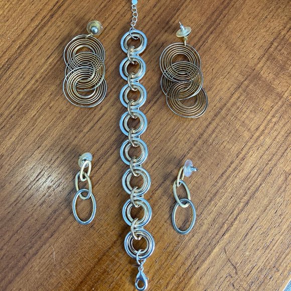 Avon jewellery bundle - Picture 1 of 7